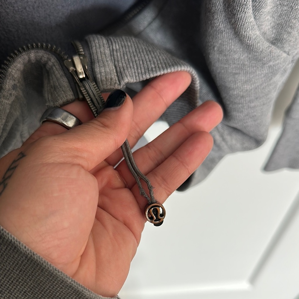 LULULEMON GRAY SCUBA HOODIE - Picture 4 of 4